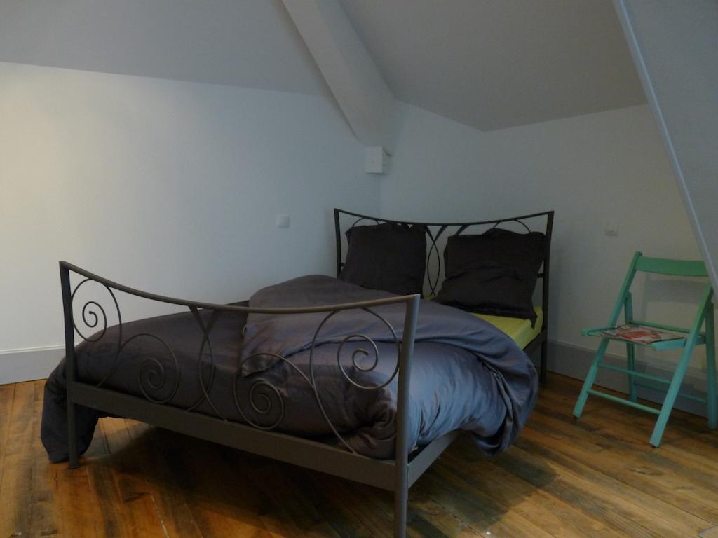 Bed and Breakfast Le Betrot Estissac Zimmer foto