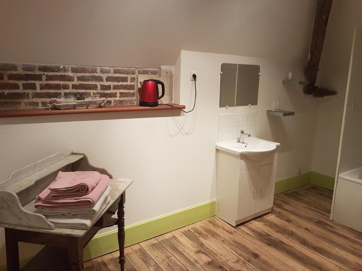 Bed and Breakfast Le Betrot Estissac Exterior foto