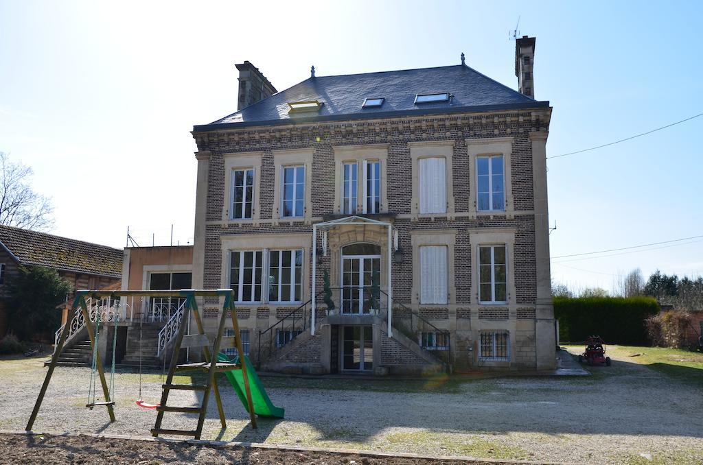 Bed and Breakfast Le Betrot Estissac Exterior foto