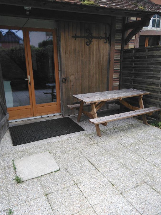 Bed and Breakfast Le Betrot Estissac Exterior foto